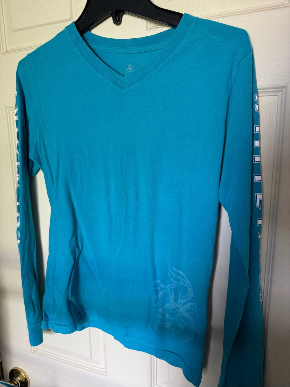 Legendary Whitetails Women's Long Sleeve V-Neck Tee in Teal Blue